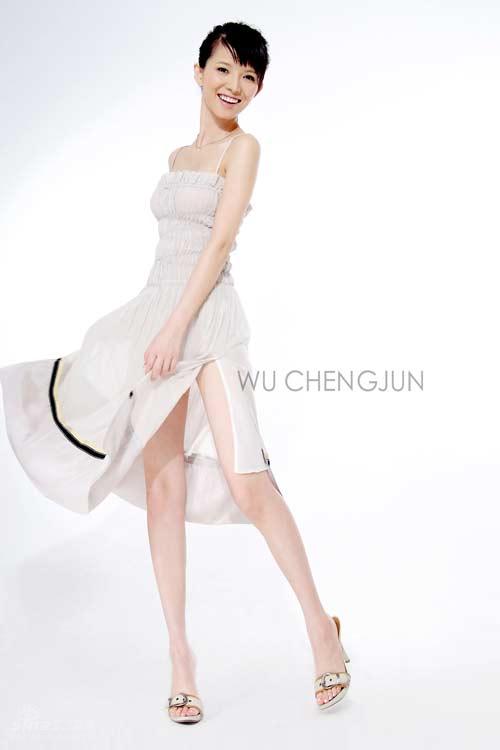 图文：班嘉佳精彩写真--修长美腿