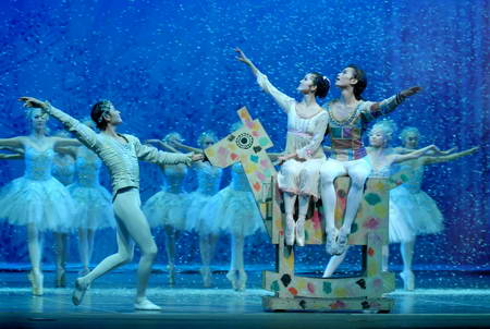 大剧院凝聚中国芭蕾力量五名团献礼国庆60周年
