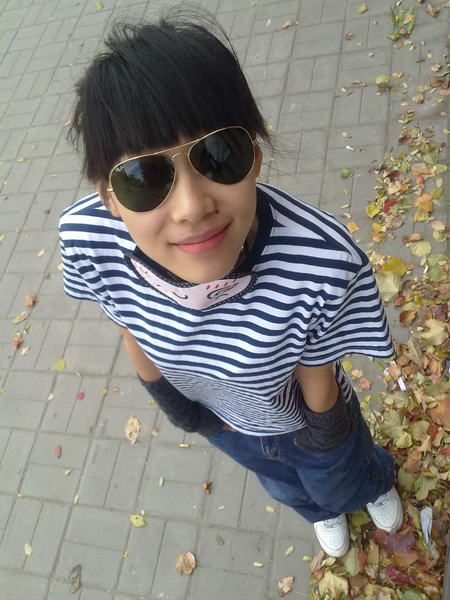 资料:话剧《壹光年》演员--任素汐