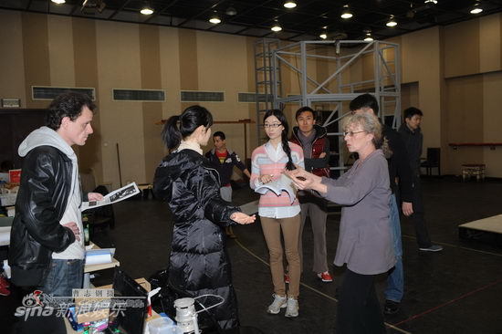 资料:话剧《笑面人》排练照(3)_影音娱乐_新浪网