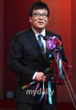 韩国最佳电影颁奖礼揭晓河政宇金慧子分获帝后