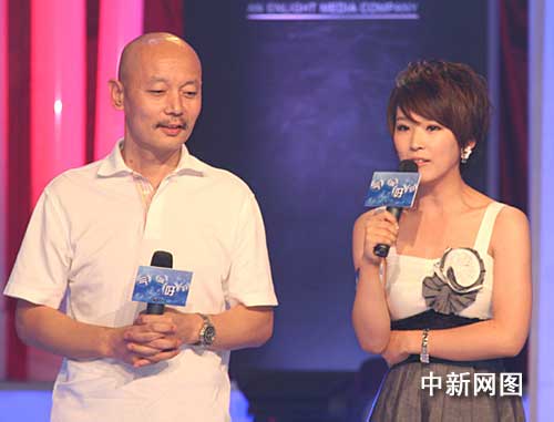 <em>女主持人谢楠</em>小鸟依人 葛优轻搭香肩(图)_影音