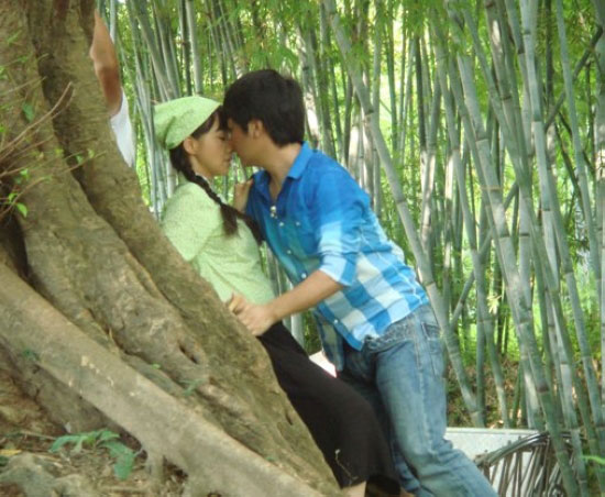 何琳主演《阿妹》杀青称吻戏是雷区(图)