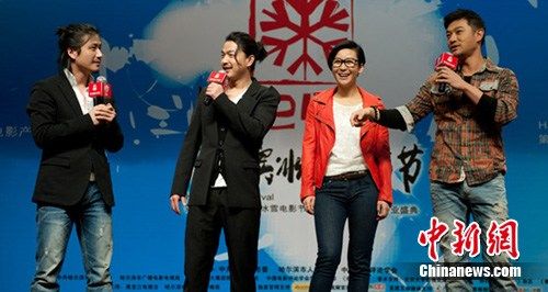 李威与马志宇导演，苗圃，孙兴一起宣传《真心话大冒险》