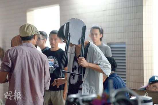 谢霆锋拍新片心情轻松 未受周迅绯闻影响