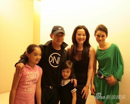 《海洋天堂》首映陈瑞与李连杰女儿互动(组图)
