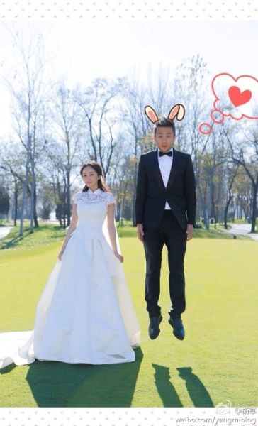 杨幂晒搞怪婚纱剧照 杨千嬅祝福早生贵子