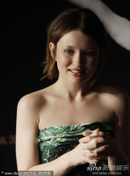 Ůǰ-Emily Browning