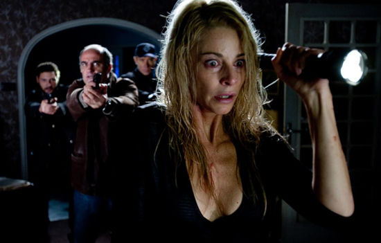 《茱莉娅的眼睛》打造密室悬案黑暗窒息