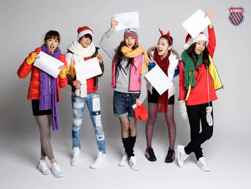 组图:韩国女子组合f(x)拍摄冬季服装广告照