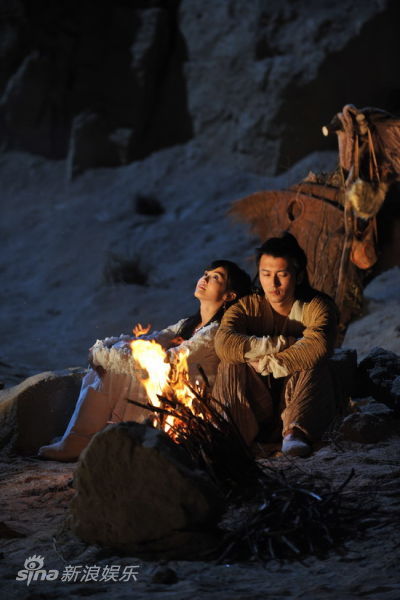 图文:《财神客栈》剧照-阿sa偎依谢霆锋