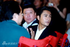 ����Ƥ2���ٰ��л��Ʊ�����������