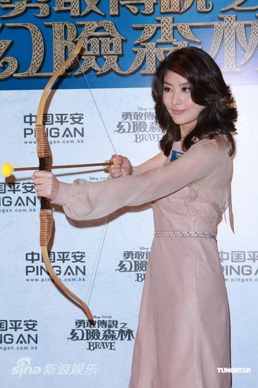 图文:陈慧琳亮相电影首映礼-陈慧琳cos女主角