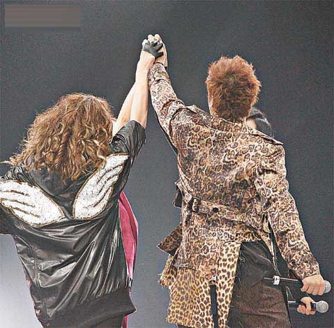 郑秀文许志安台上打情骂俏共唱情定之歌(图)_