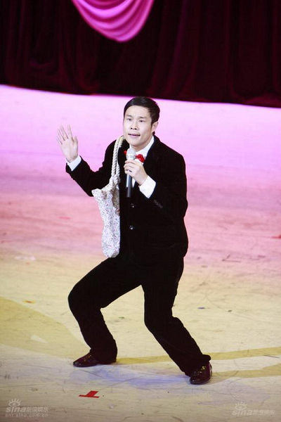 艺人春晚走穴大比拼 黄圣依小沈阳力拔头筹