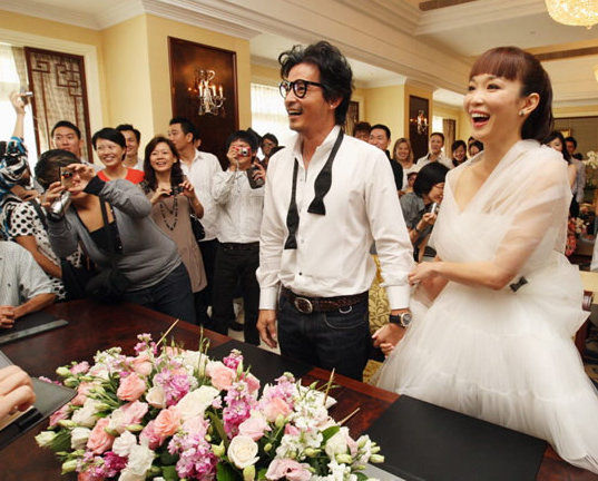 新加坡影星曹国辉曝范文芳李铭顺9月正式办婚