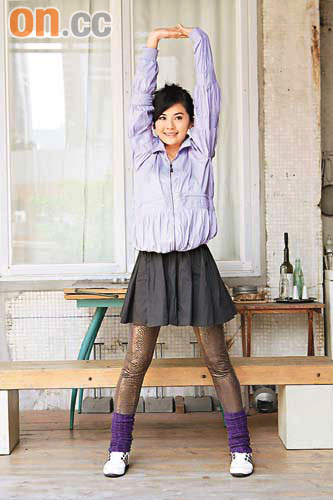 阿sa活力十足拍广告 为师弟陈伟霆按摩【图】