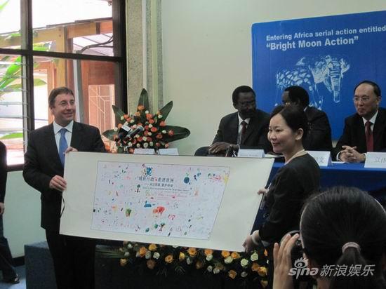 新华社明月基金走非洲苏有朋感悟绿色环保(图)