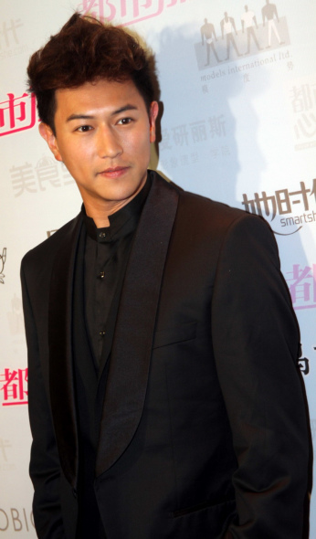 陈键锋出席杂志庆典 表示女友不能太聪明