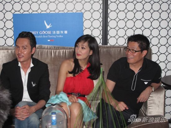 孟广美与冯绍峰、王中军亲密同台亮相