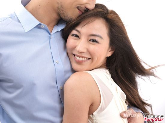 刘心悠清纯献湿身演出 依偎男主角|刘心悠|男主角|清纯_新浪娱乐_新浪网