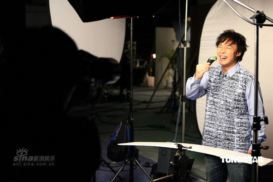 陈奕迅携女儿拍广告 父女情深惹人羡慕【图】