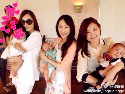 梁静茹吴佩慈辣妈姐妹淘抱孩子聚会(图)