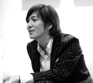 小室哲哉日艺人挣钱之冠 20年纳税32亿日元(图)