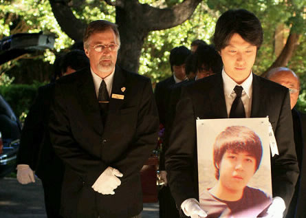 李东健悉尼追悼亡弟 将返韩国教堂举行葬礼【图】