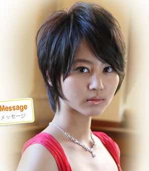 <em>崛北真希</em>推出半裸写真集 其父拒绝欣赏(图)_影