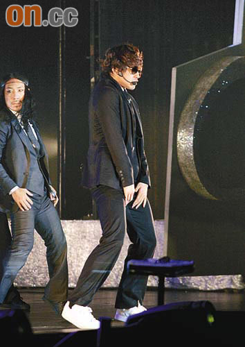 rain舞动澳门 天气不好取消歌迷聚会【图】