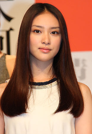 武井咲被传性格差 员工称曾被其欺负 _影音娱乐_新浪网