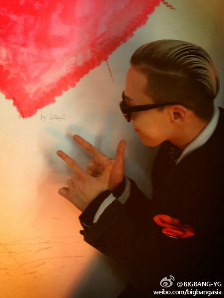Bigbang成员gd爱心涂鸦晒与雪人合影 图 影音娱乐 新浪网