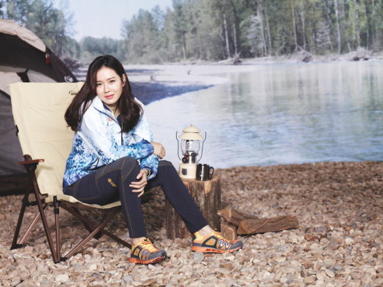 韩星孙艺珍拍户外写真展自然清新美(图)