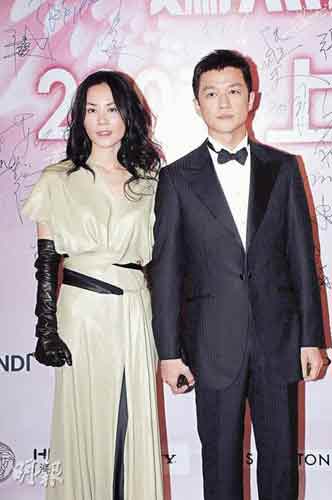 王菲李亚鹏6月赴杭探访兔唇儿童和灾区小朋友