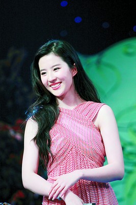 刘亦菲大晒85后女孩个性 当场索要私人空间【图】