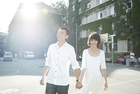 夏雨袁泉上周五登记 婚宴低调仅一桌