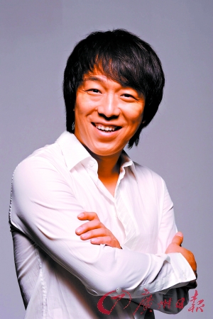 黄渤被曝成名前很辛酸曾为杨钰莹伴舞(图)