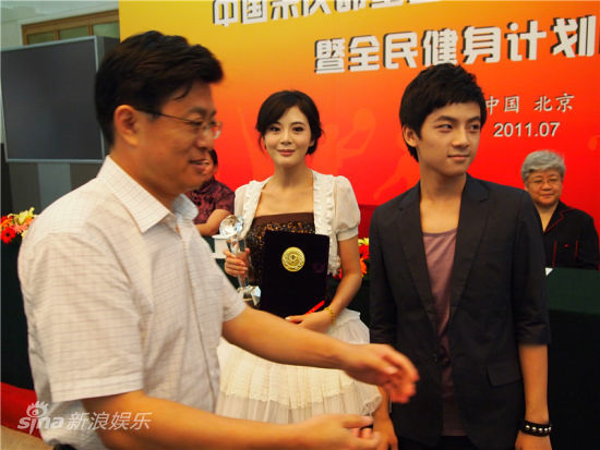 李鑫雨为公益不遗余力