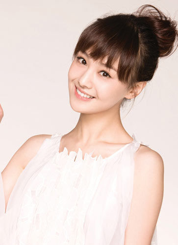 郑爽喜获新演员金奖 受香港电影导演协会肯定 2012-03-02 老牌玉女奔