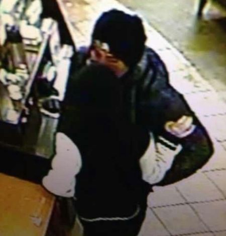 赵又廷带女友开房 高圆圆小腹平坦无孕味