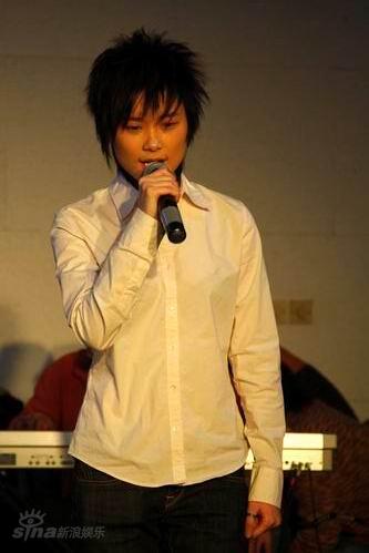 快男超女贺天娱三年 李宇春只关注同届超女【图】