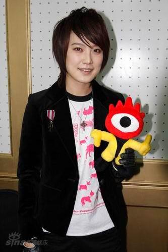 快男超女贺天娱三年 李宇春只关注同届超女【图】