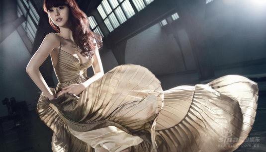 范冰冰最新比基尼写真 单面玲珑摩登风情【图】