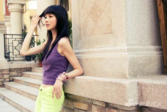 孙菲菲初秋写真 清纯娇娃热裤秀性感