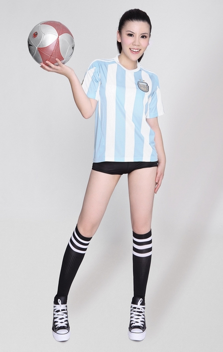 组图:足球宝贝张晓棠拍性感写真惜别世界杯