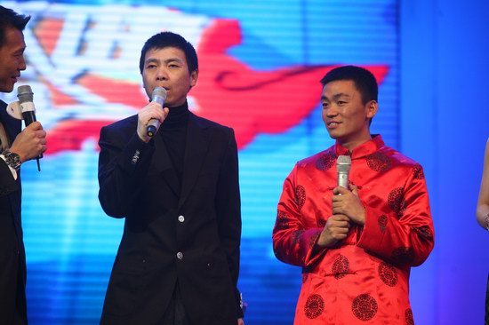 图文:冯小刚发感言称赞王宝强 为他获奖而高兴