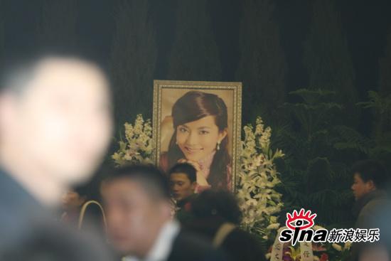 李钰追悼会今日举行 李冰冰任泉哀伤送别【图】