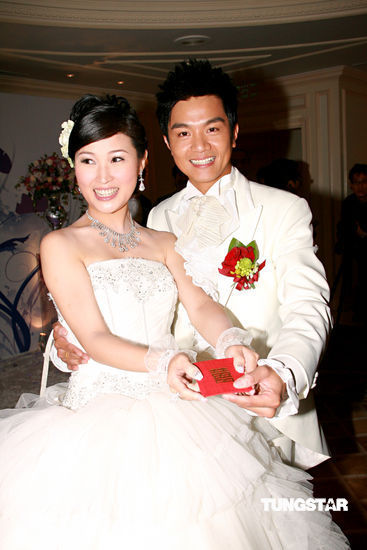 图文:胡诺言陈琪大婚--胡诺言和陈琪举行婚礼