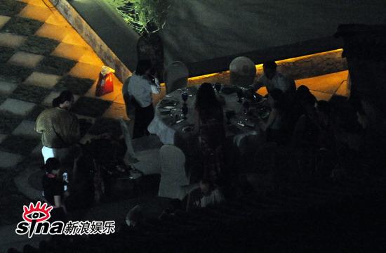 刘烨北京举行法式婚礼 妻子秀红旗袍【图】